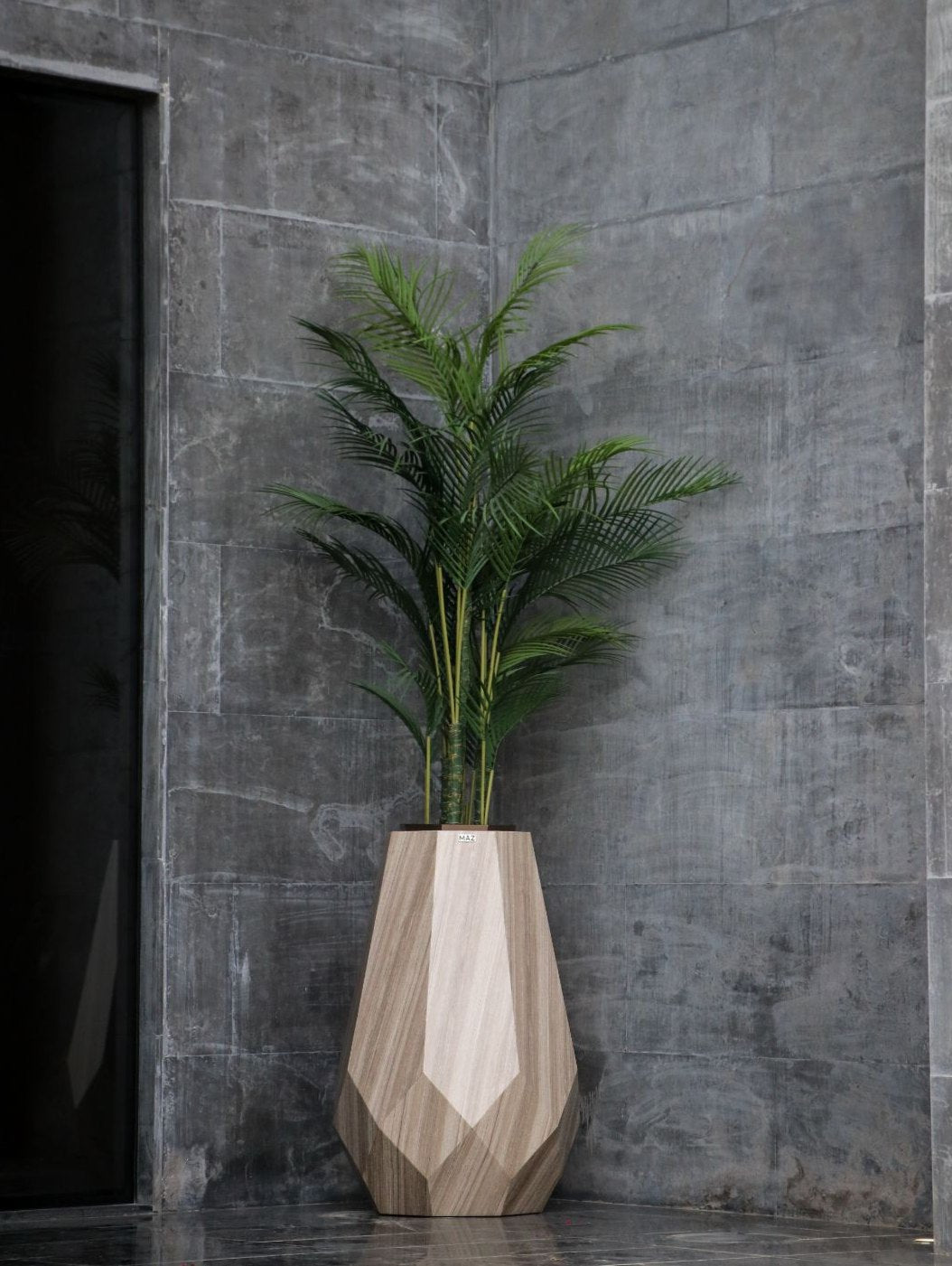 Artichoke vase, wood finish